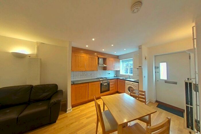 2 Bedroom Apartment To Rent In Adcocks Close, Loughborough, LE11