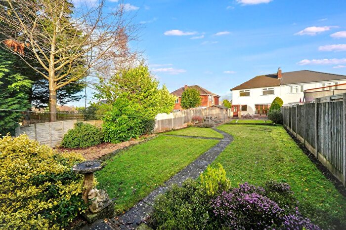 3 Bedroom Semi-Detached House For Sale In Grasmere Close, Tettenhall, Wolverhampton, WV6