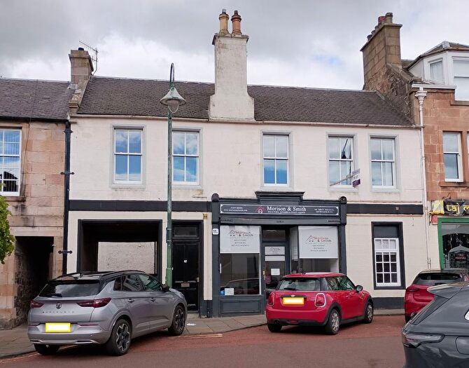 2 Bedroom Flat To Rent In High Street, Biggar, ML12