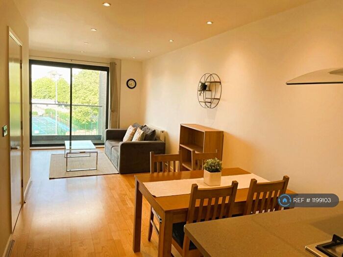 1 Bedroom Flat To Rent In Douglas Path, London, E14