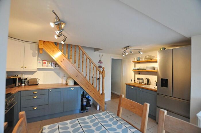 2 Bedroom Cottage For Sale In Long Lane, Heath Charnock, PR6
