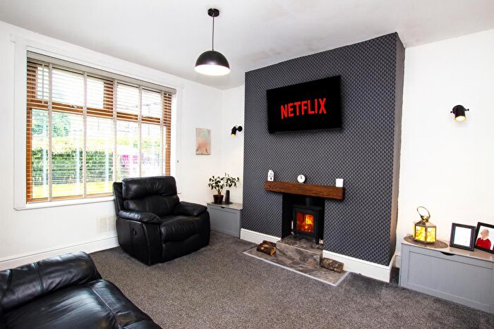 2 Bedroom Town House For Sale In Somerset Avenue, Darwen, BB3