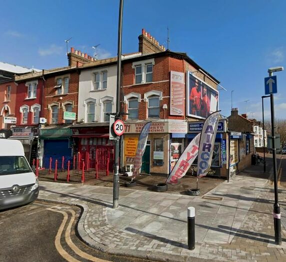 Studio To Rent In Wightman Road, London, N8