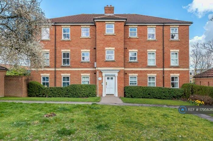 2 Bedroom Flat To Rent In Sycamore Rise, Bracknell, RG12