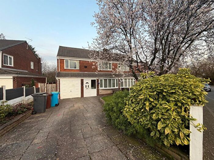 4 Bedroom Semi Detached House To Rent In Plane Road, Failsworth, M35