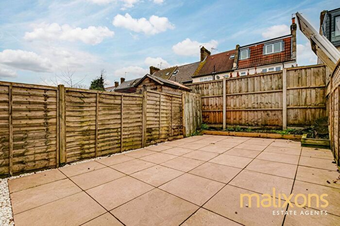 2 Bedroom Detached House For Sale In Derinton Road, London, SW17