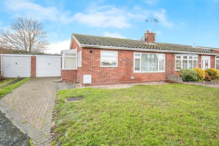 2 Bedroom Semi-Detached Bungalow For Sale In Martinsdale, Clacton-On-Sea, CO15