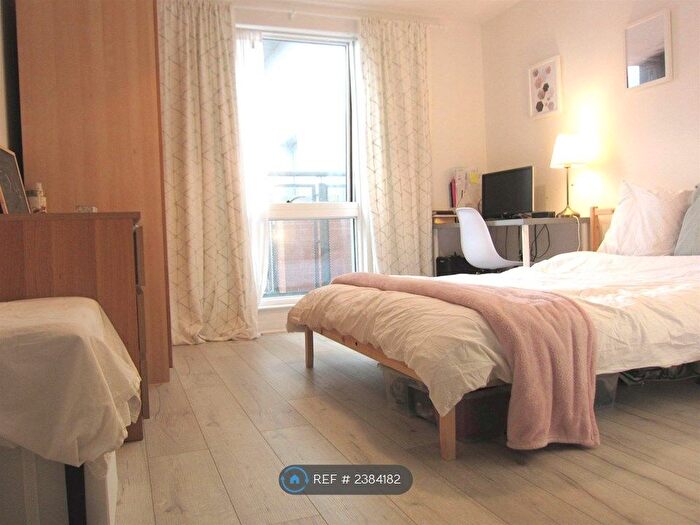 2 Bedroom Flat To Rent In Melia House, Manchester, M4