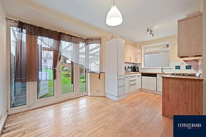 3 Bedroom End Terrace House For Sale In Jubilee Road, Perivale, Middlesex, UB6