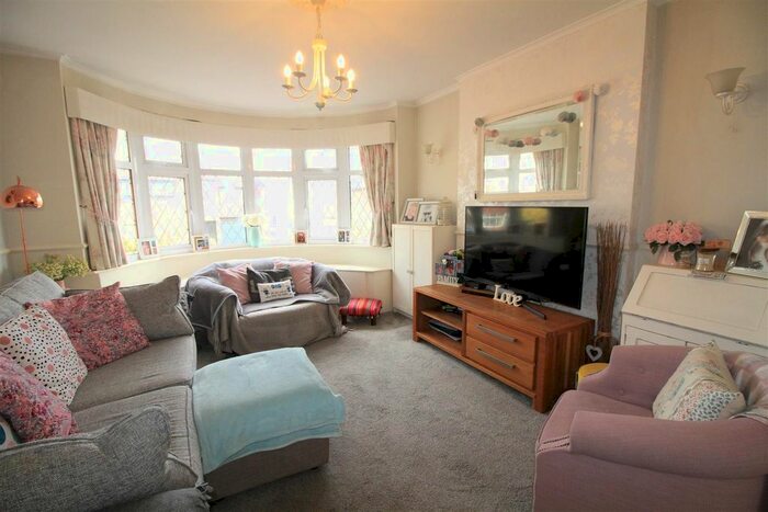 4 Bedroom Detached House To Rent In Bankfield Drive, Bramcote, Nottingham, NG9