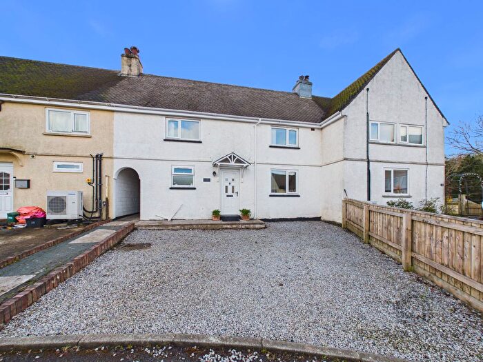 4 Bedroom Terraced House For Sale In Hollong Park, Antony, PL11