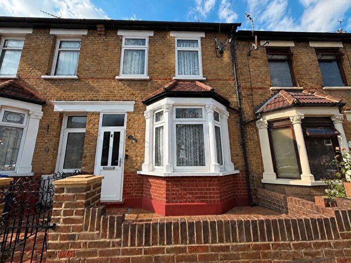 2 Bedroom Terraced House For Sale In Methuen Road, Belvedere, DA17