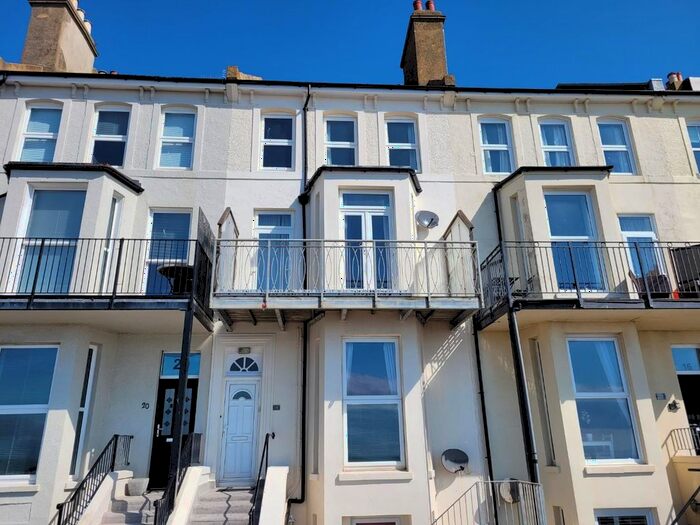 2 Bedroom Flat To Rent In West Parade, Hythe, CT21