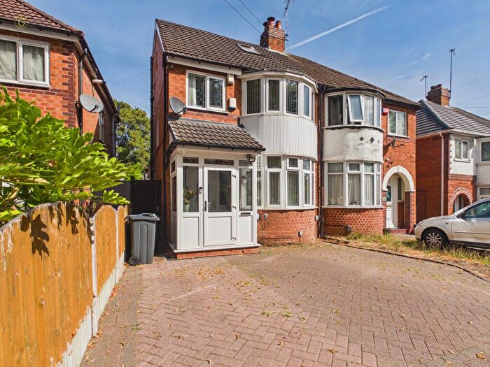 3 Bedroom Semi-Detached House For Sale In Calshot Road, Birmingham, B42