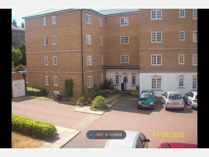 2 Bedroom Flat To Rent In Gilbert Close, London, SE18