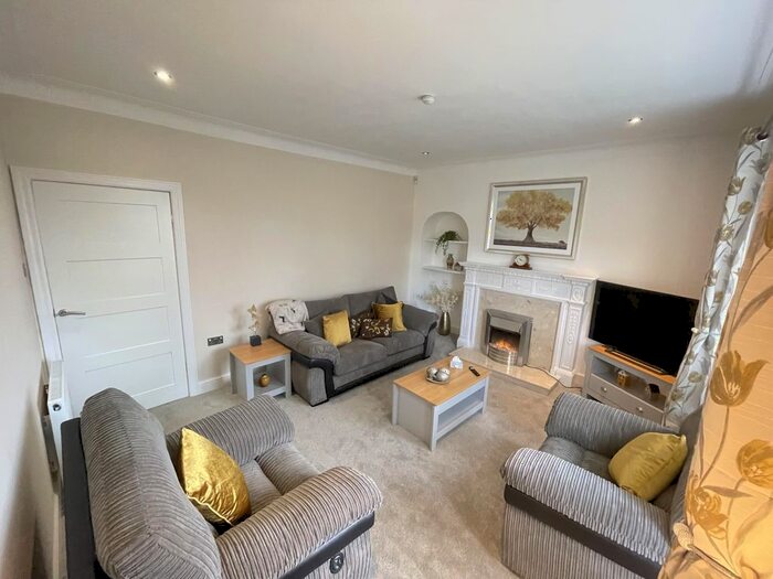 3 Bedroom Bungalow To Rent In Dalrymple Street, Dundee, DD2