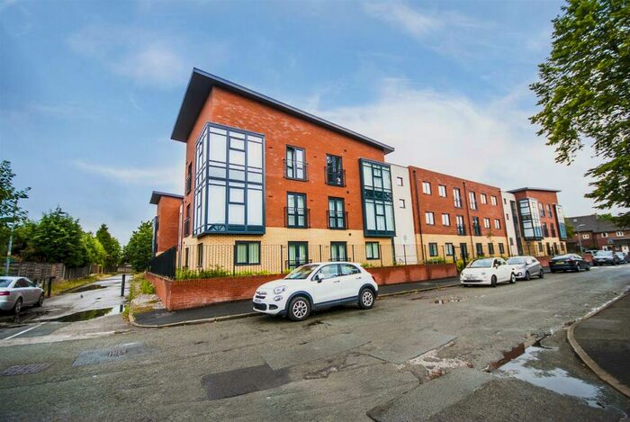 3 Bedroom Apartment To Rent In Lower Broughton Road, Salford, M7