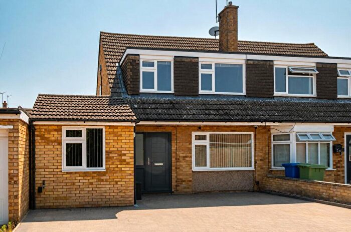 4 Bedroom Semi Detached House For Sale In Cryalls Lane, Sittingbourne, Kent, ME10