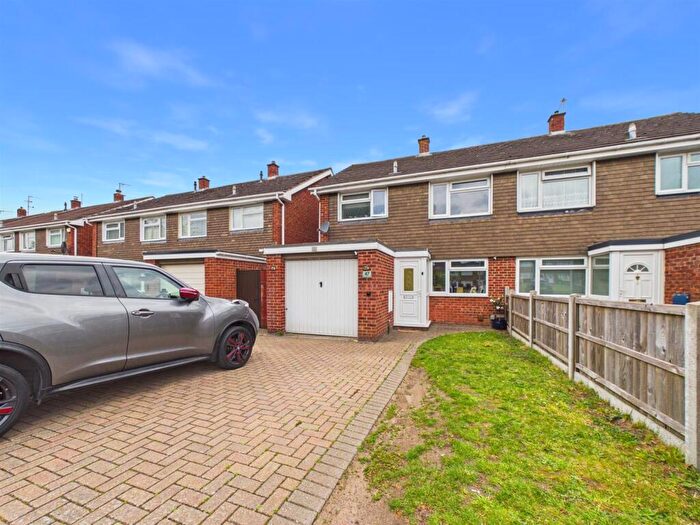 3 Bedroom Semi Detached House For Sale In Askwith Road, Gloucester, GL4