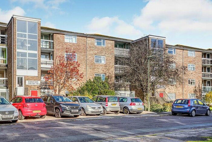 3 Bedroom Flat To Rent In Chidham Close, Havant, Hampshire, PO9