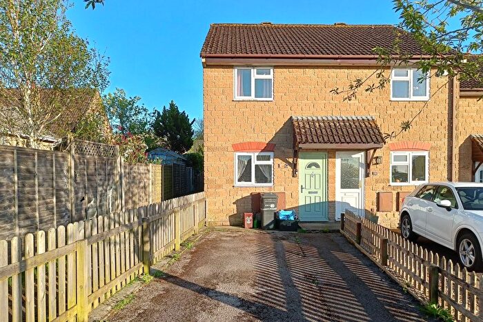 2 Bedroom End Of Terrace House For Sale In Fourways Close, Castle Cary, Somerset, BA7
