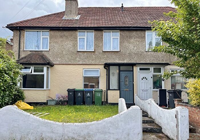 2 Bedroom Property To Rent In Gladstone Road, Surbiton, KT6