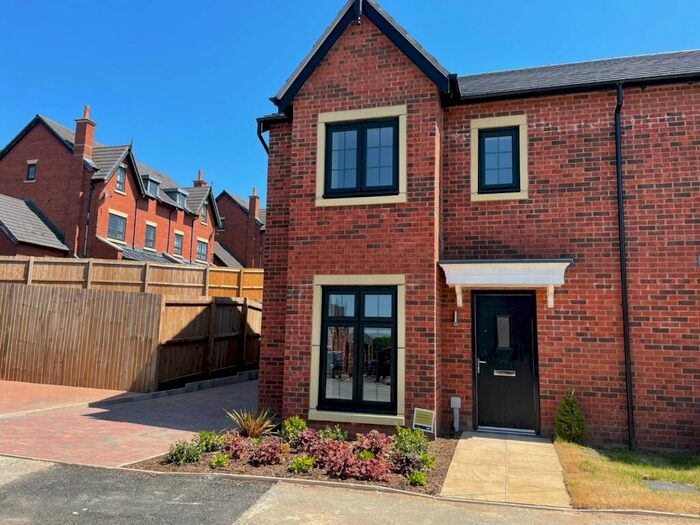 3 Bedroom Semi-Detached House To Rent In Raven Close, Dukinfield, Greater Manchester, SK16