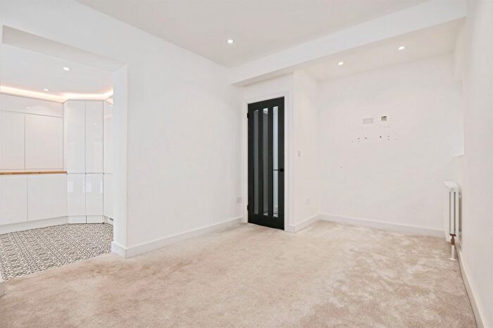 2 Bedroom Semi-Detached Bungalow For Sale In Braeside Crescent, Southampton, SO19