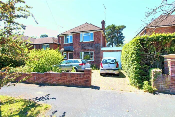 3 Bedroom Detached House To Rent In Lynwood Close, Woodham, Addlestone GU21