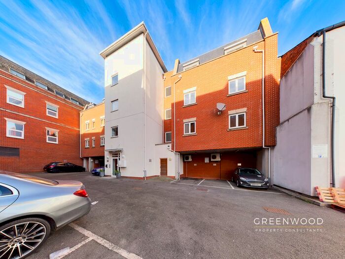 2 Bedroom Flat To Rent In Crouch Street, Colchester, CO3