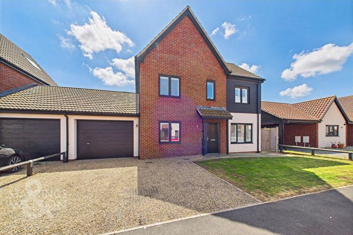 4 Bedroom Detached House For Sale In Sam Smith Way, Rackheath, Norwich, NR13
