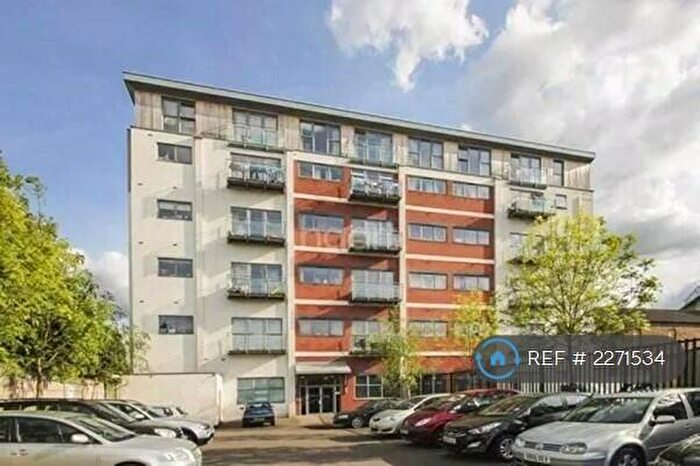 2 Bedroom Flat To Rent In Kingsley Mews, London, IG1