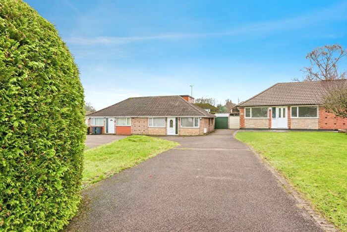 3 Bedroom Semi Detached Bungalow For Sale In North Drive, Sutton Coldfield, B75
