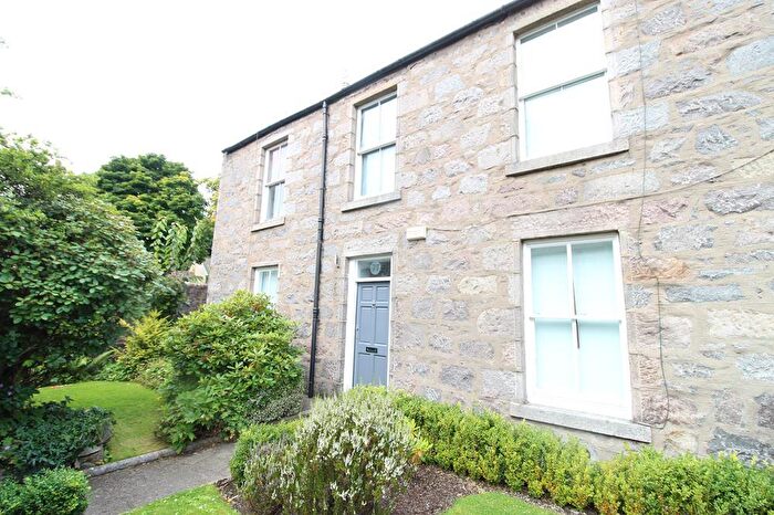2 Bedroom Flat To Rent In Don Street, Old Aberdeen, AB24