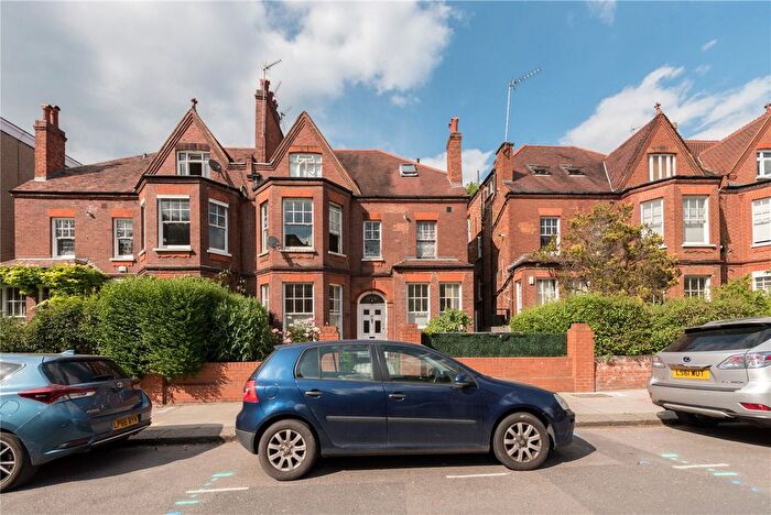 4 Bedroom Flat For Sale In Lambolle Road, London, NW3