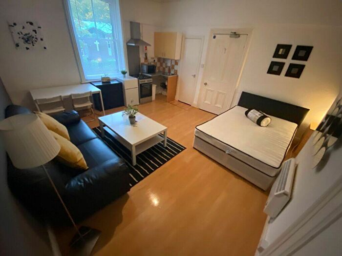 1 Bedroom Flat To Rent In Flat, Headingley Lane, Headingley, Leeds, LS6