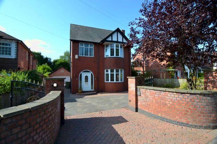 4 Bedroom Detached House To Rent In Altrincham Road, Wilmslow, SK9