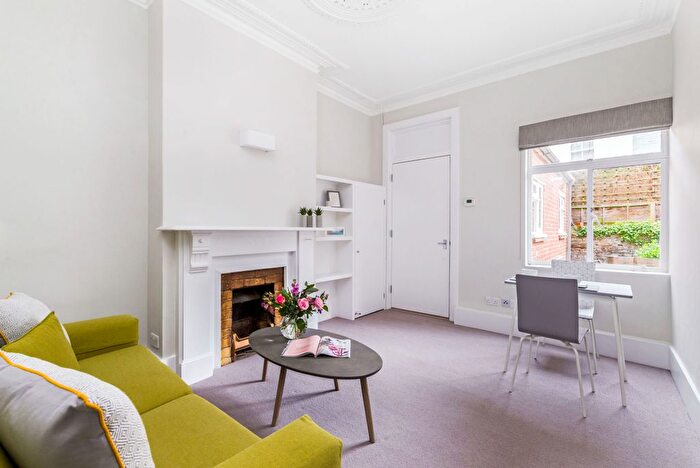 1 Bedroom Flat To Rent In Munster Road, London, SW6