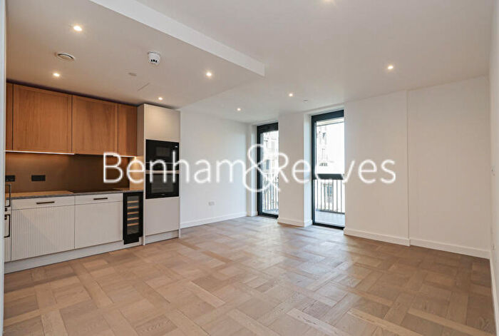 1 Bedroom Apartment To Rent In Merino Gardens, London Dock, E1W