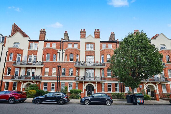 2 Bedroom Flat For Sale In Delaware Road, London, W9