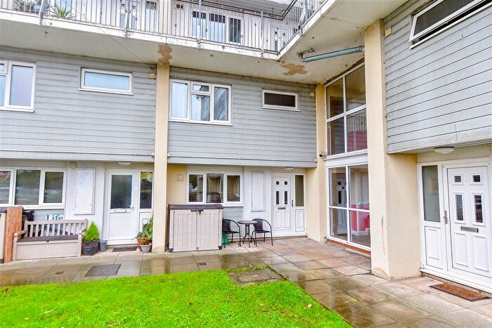3 Bedroom Maisonette For Sale In Fort Cumberland Road, Southsea, Hampshire, PO4