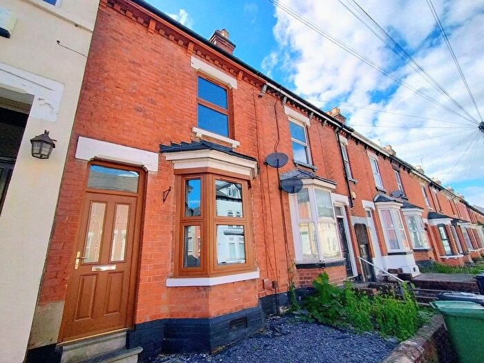 2 Bedroom Terraced House To Rent In Haden Hill, Wolverhampton, WV3