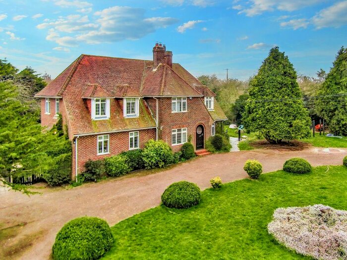 5 Bedroom Property To Rent In Egg Hill Road, Charing, TN27