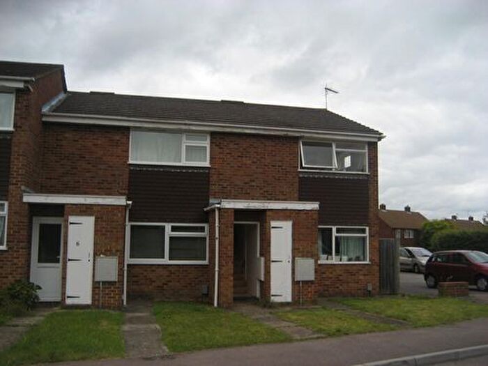 1 Bedroom Flat To Rent In Grange Court, Little Street, Guildford, GU2