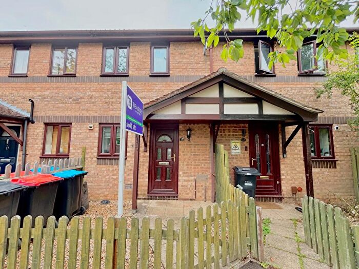 2 Bedroom House To Rent In Stafford Grove, MK5