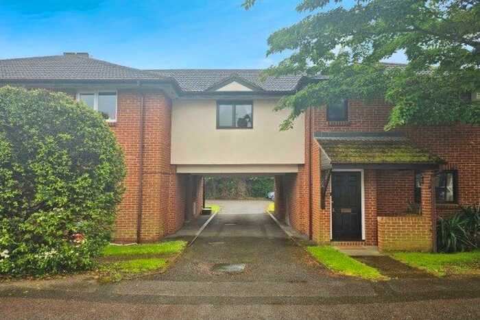 1 Bedroom Flat To Rent In Bellclose Road, West Drayton, UB7