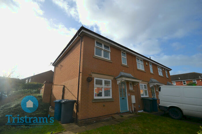 3 Bedroom Semi-Detached House To Rent In Oxendale Close, West Bridgford, Nottingham, NG2