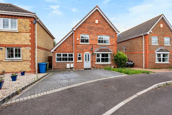 5 Bedroom Detached House To Rent In The Limes, Windsor, SL4