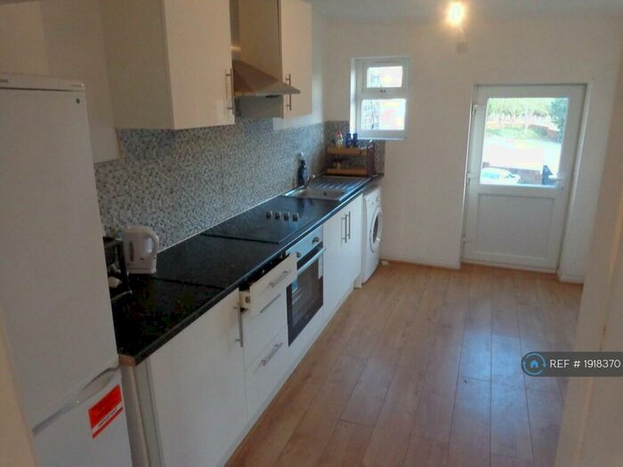 1 Bedroom Flat To Rent In Waterloo Road, Stoke, ST6