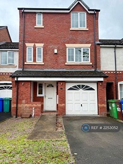 4 Bedroom Terraced House To Rent In Chelsfield Grove, Manchester, M21